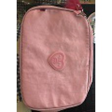 NECESSAIRE FEMININA, DO TIPO LEVADOS EM BOLSA, CONSTITUIDA 100% EM NYLON E SEU FORRO CONSTITUIDO EM 100% POLIESTER, MARC